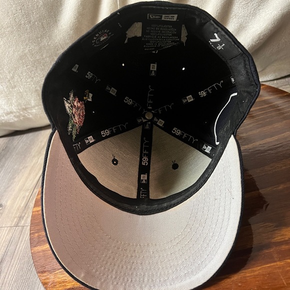 New Era New York Yankees Street Style Flower 59Fifty Fitted Cap Hat Size 7 1/8 - Picture 11 of 14